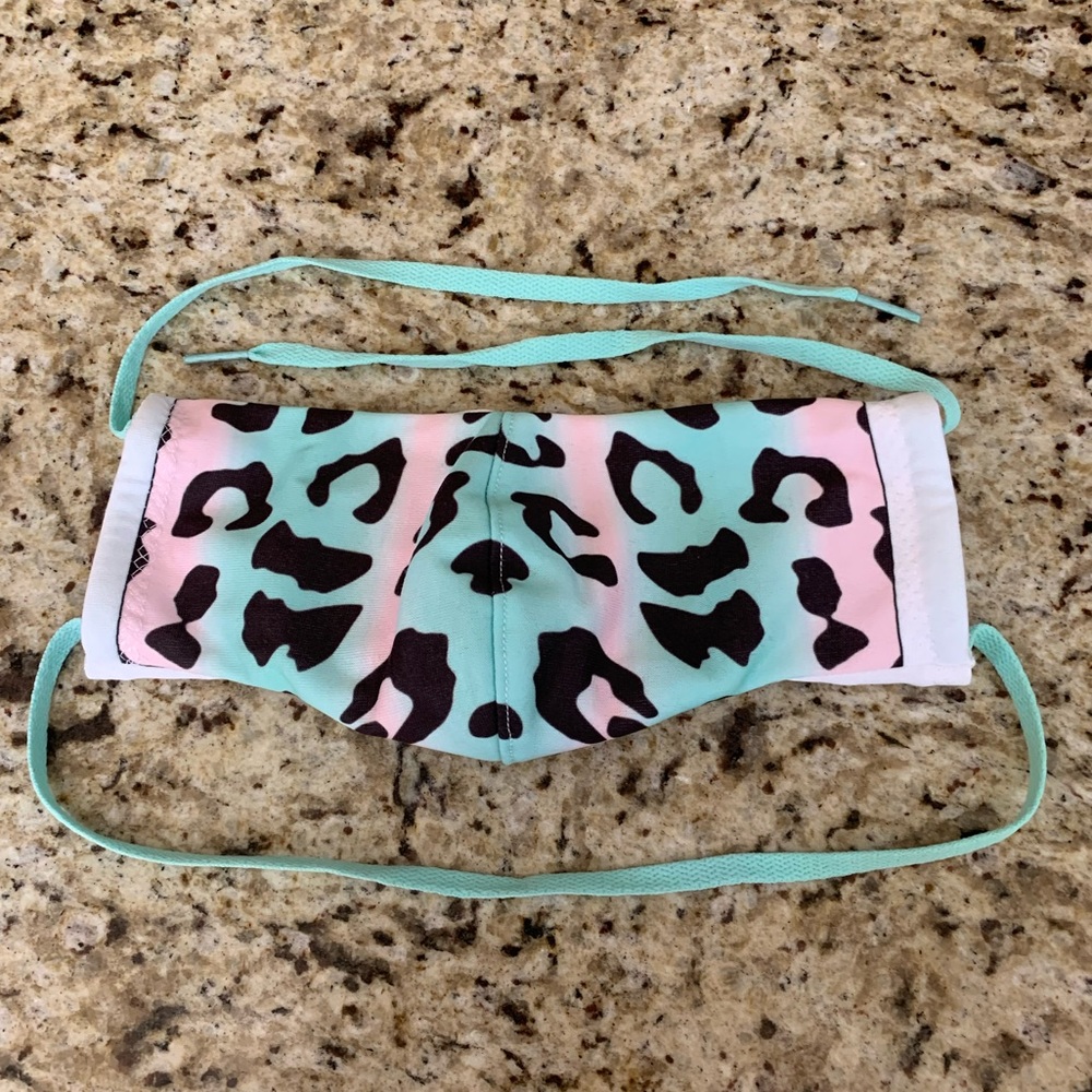 super cute leopard mask!